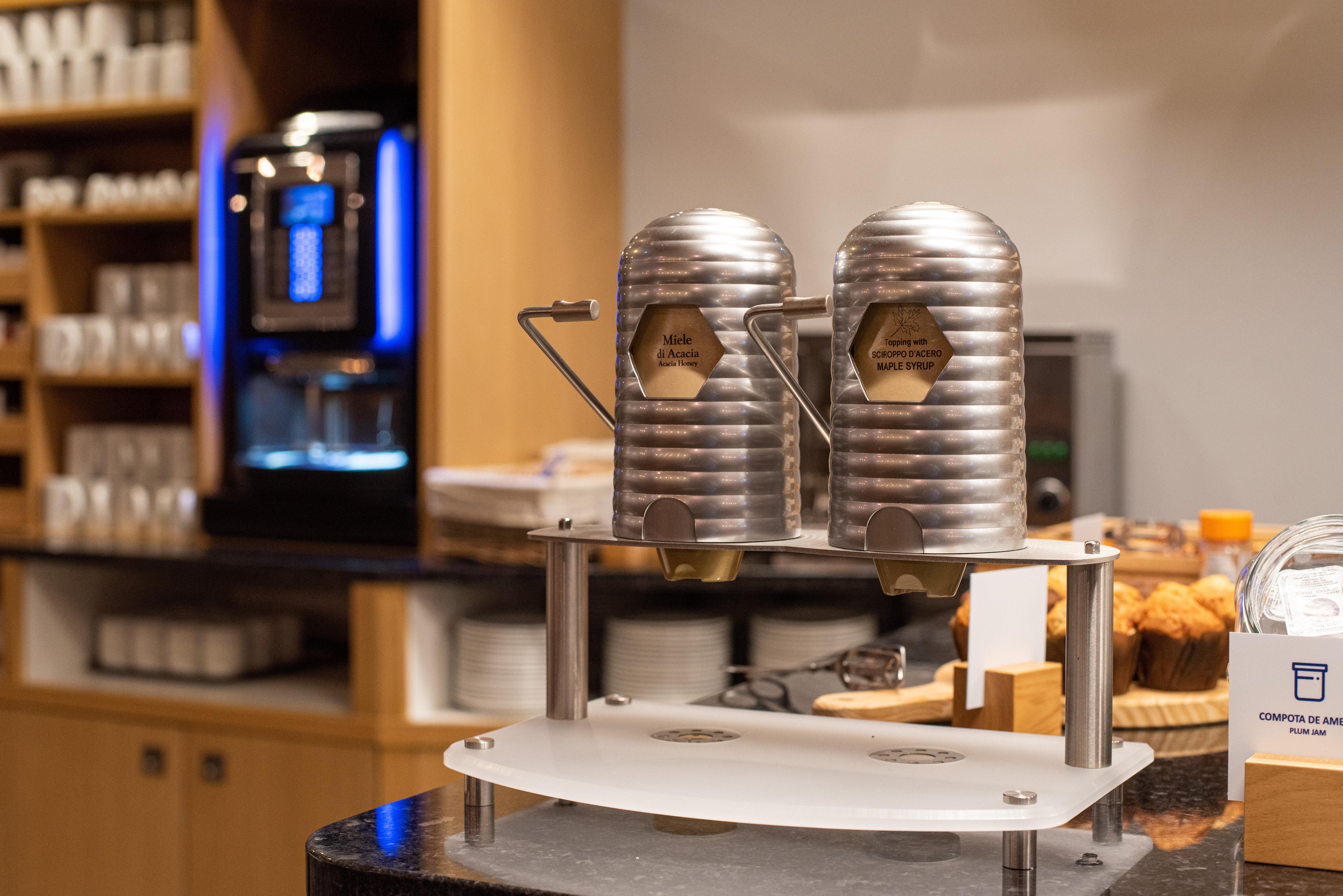 Hotel Express Lisbon Airport By Ihg