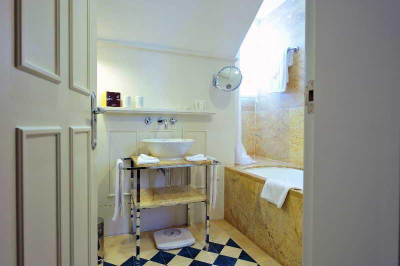 Bairro Alto 5* Lisbon