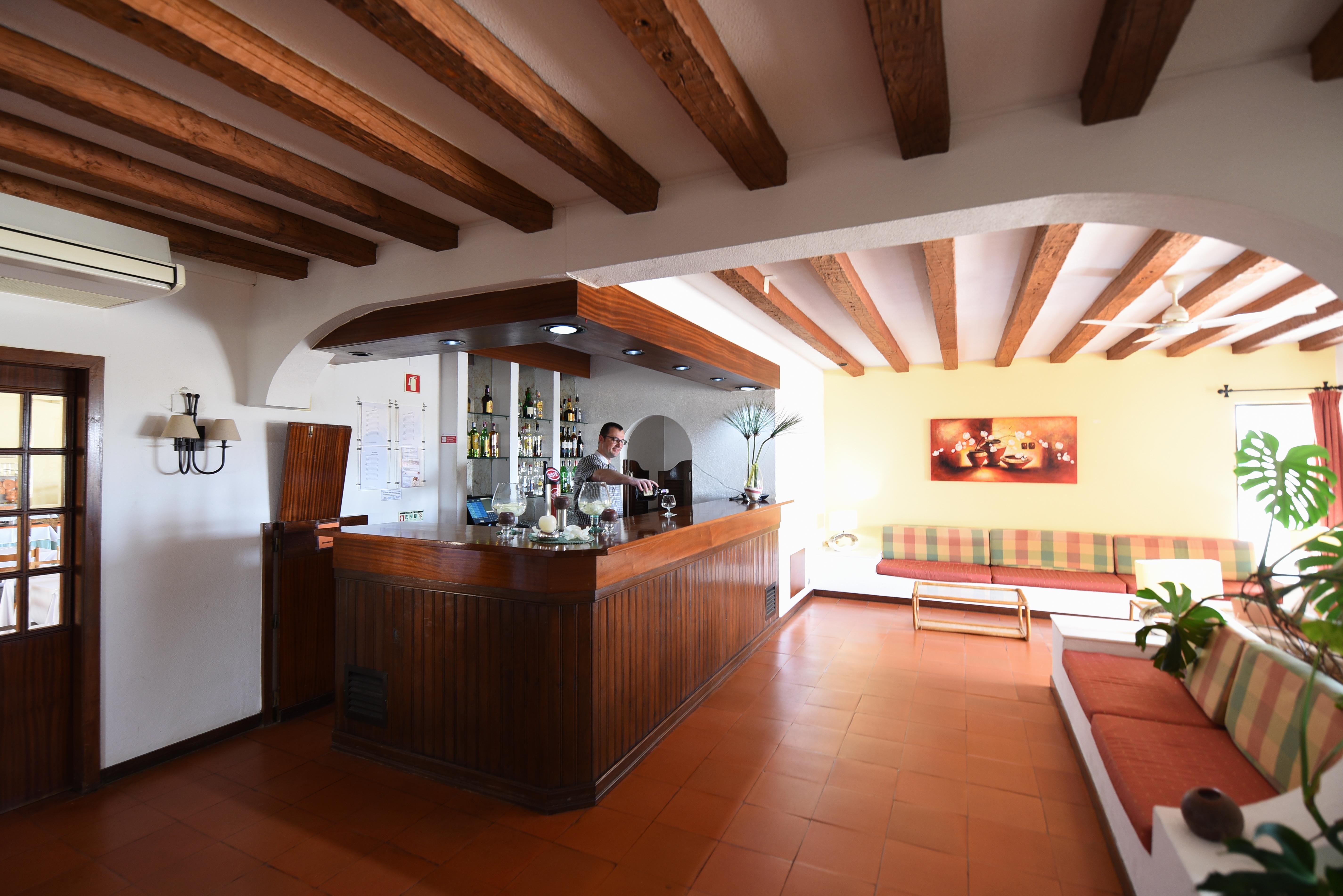 Da Lota - Beachfront Hotel Manta Rota