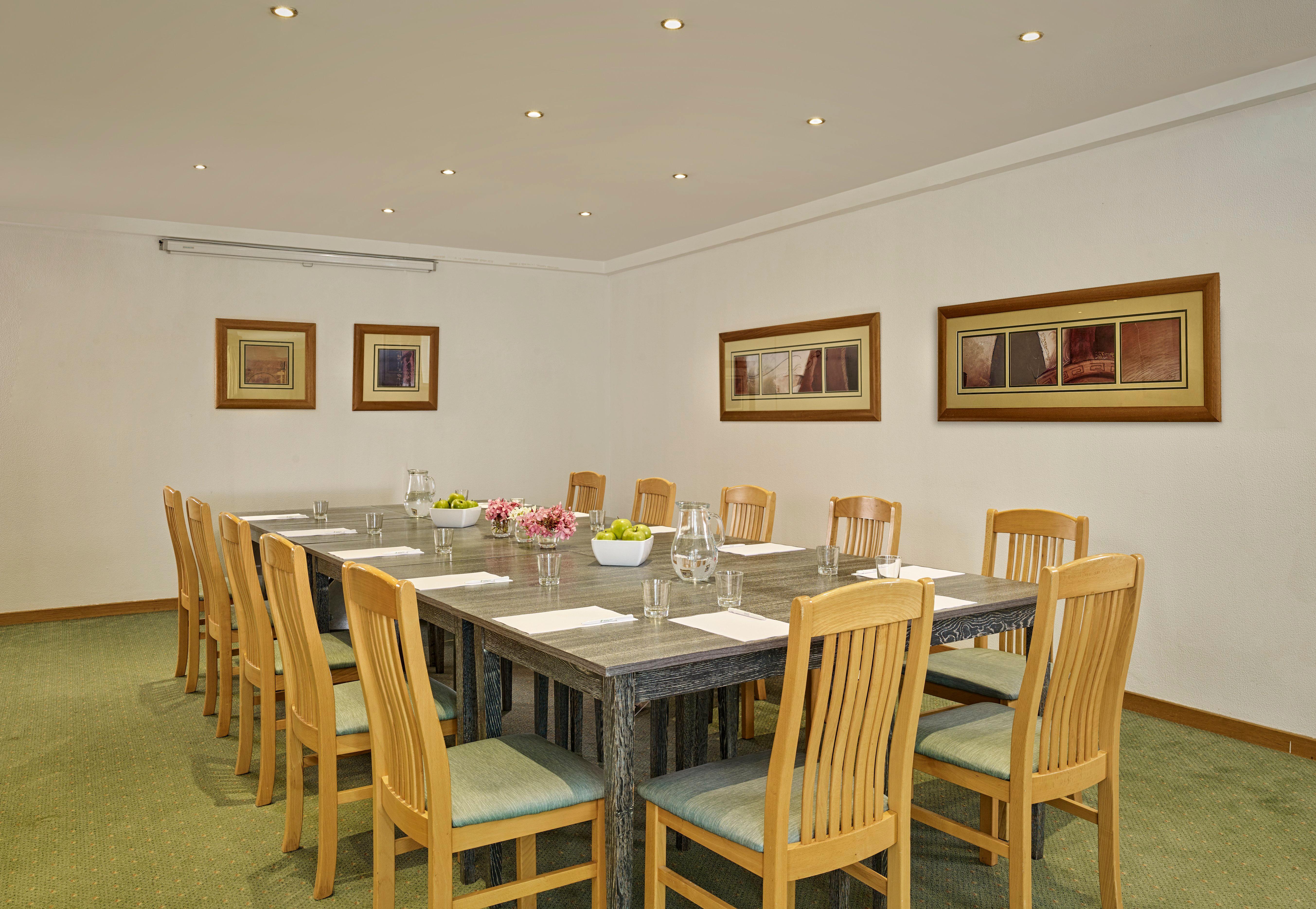 Hotel Algarve - Armacao De Pera, An Ihg