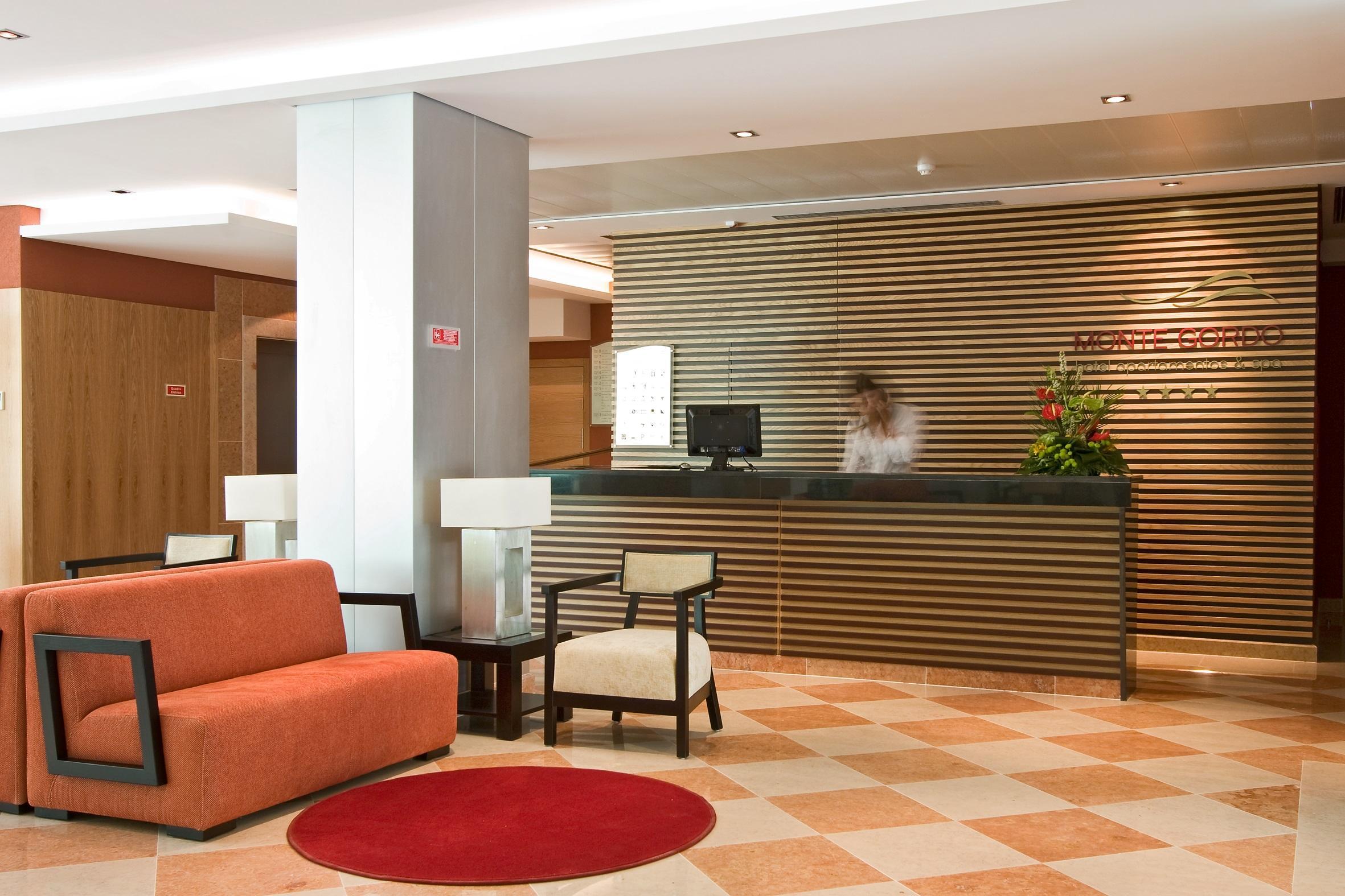 Hotel &