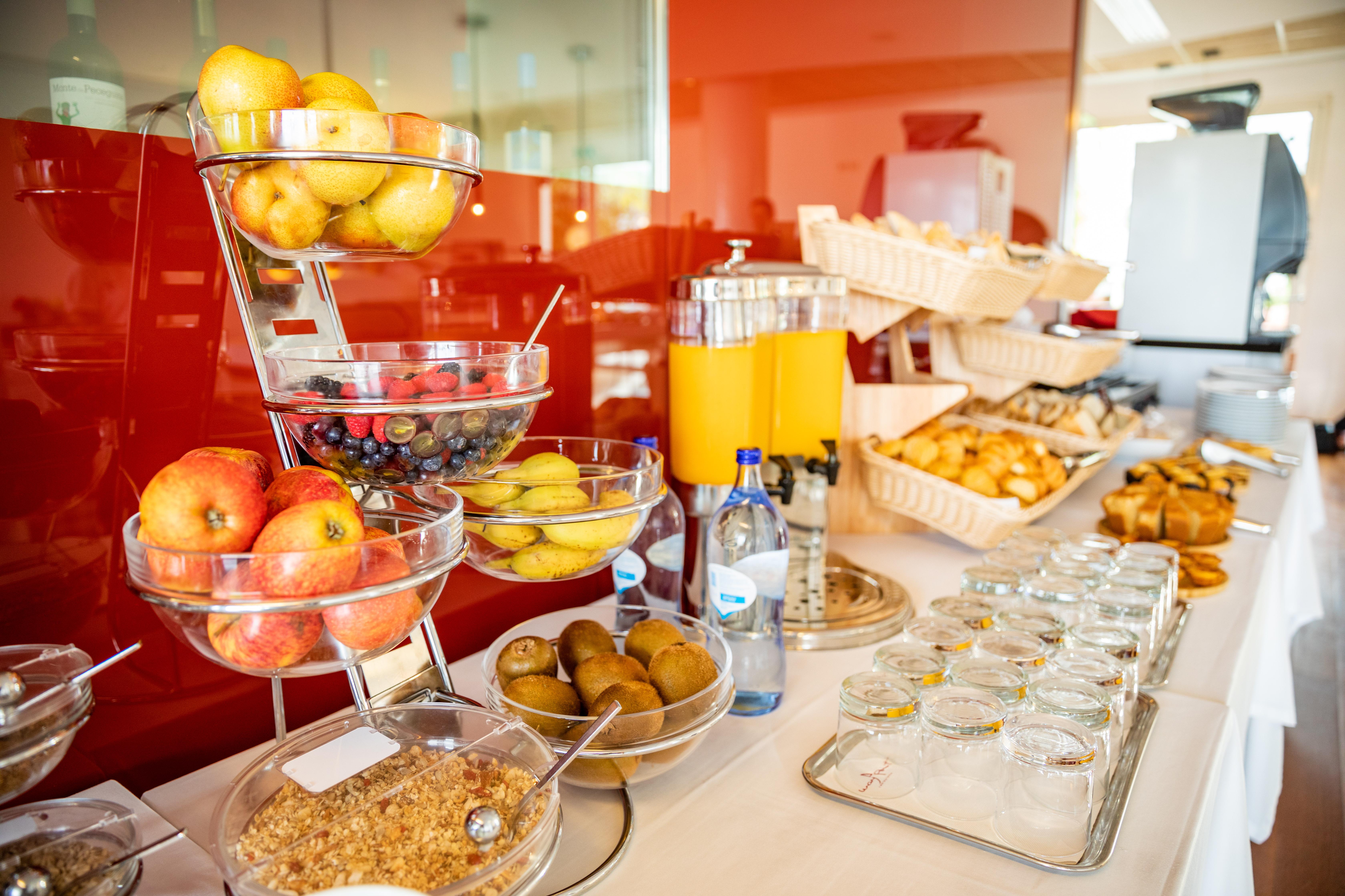 Marina Club Hotel 4*