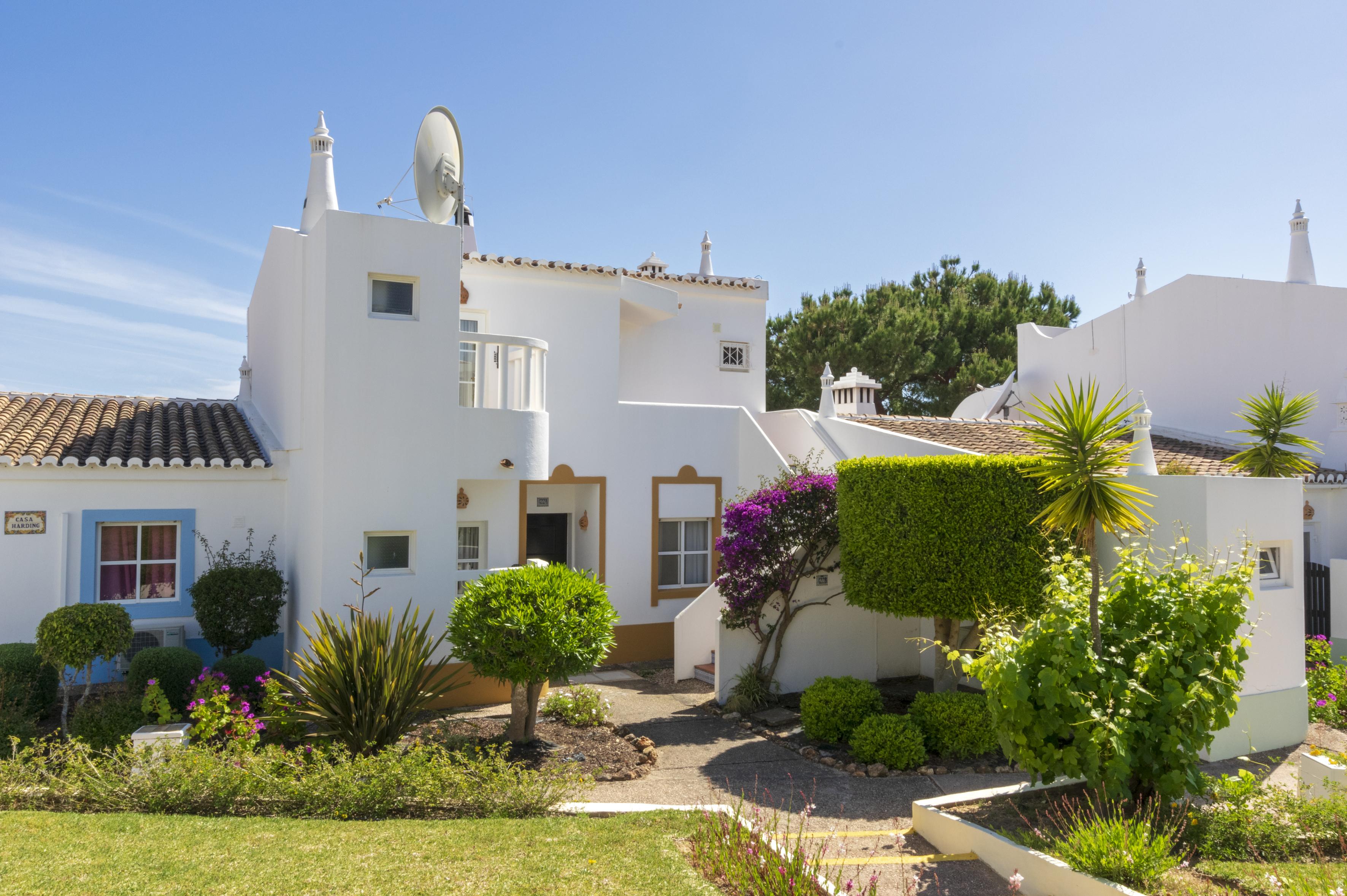 Rocha Brava Village Resort 4*