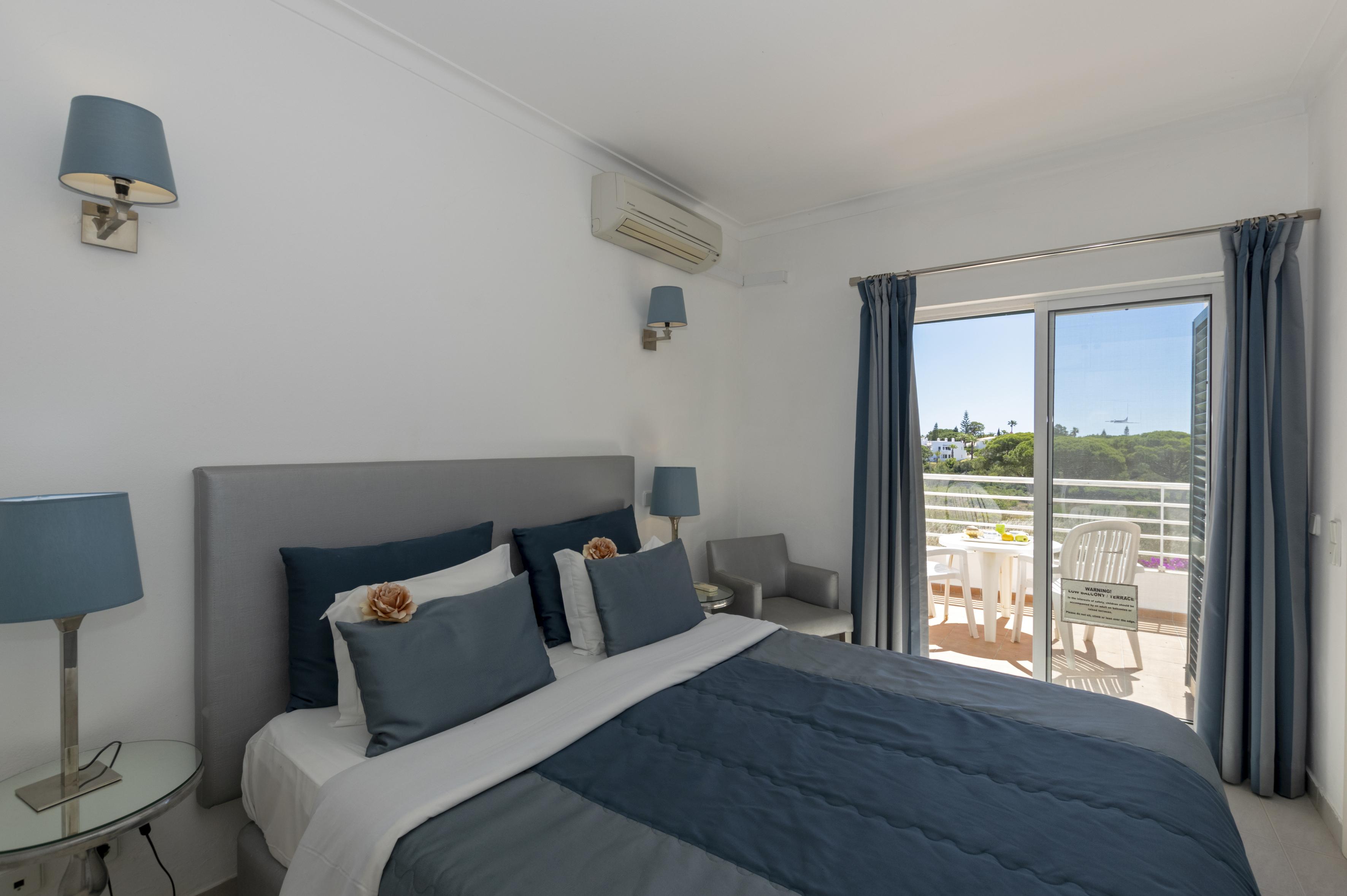 Resort Rocha Brava Village 4*