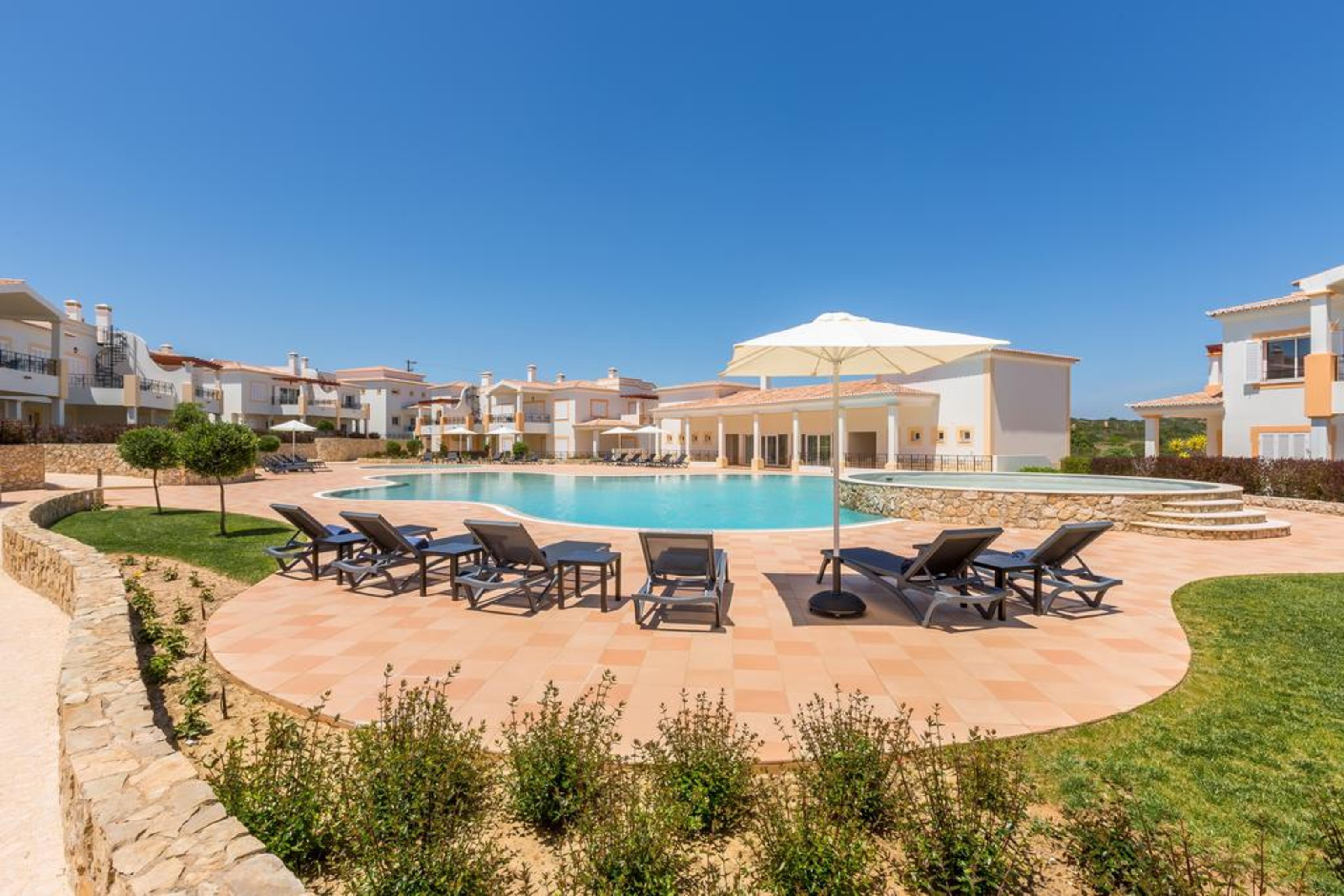 Nau Village Holiday park 4*