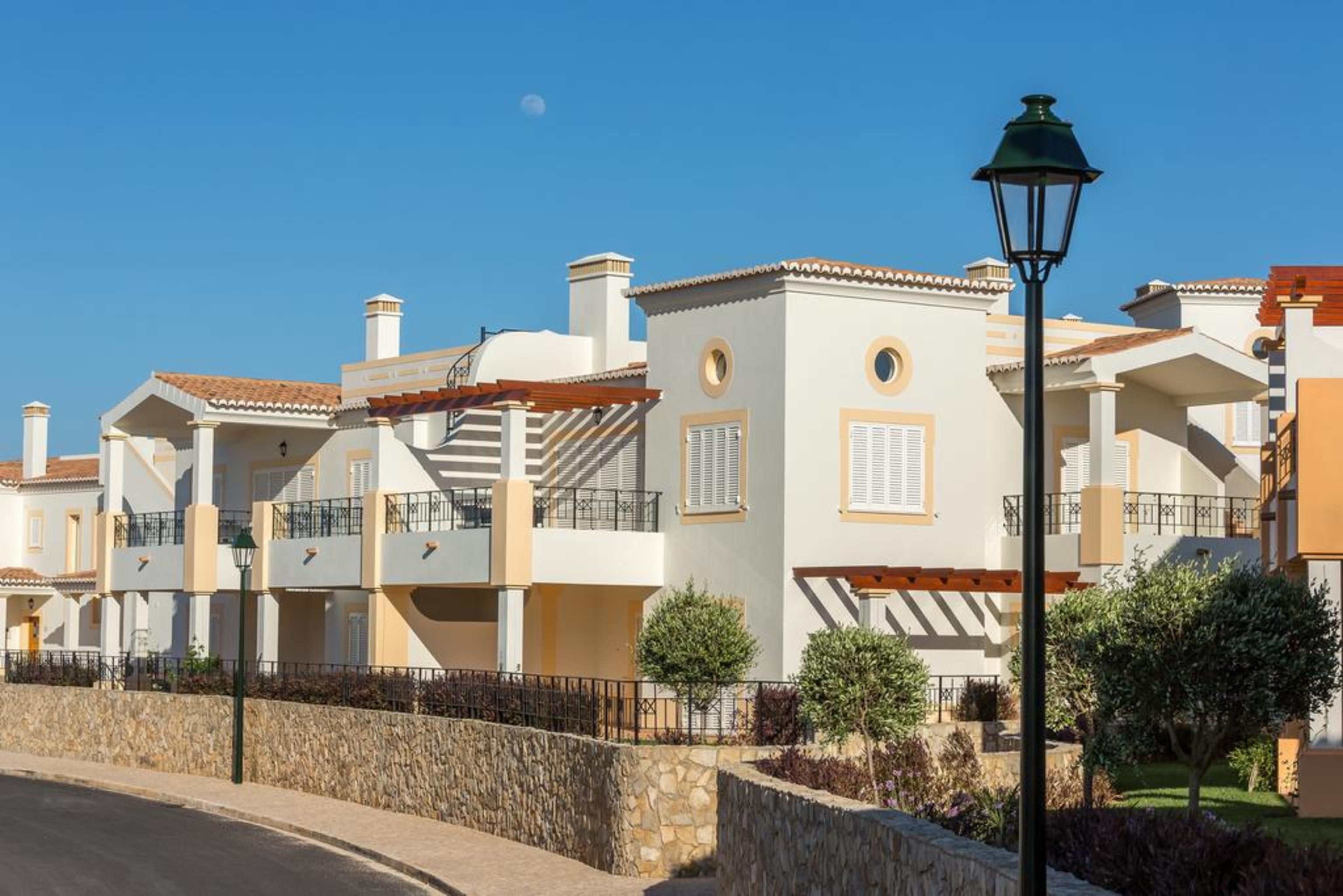 Nau Village 4*