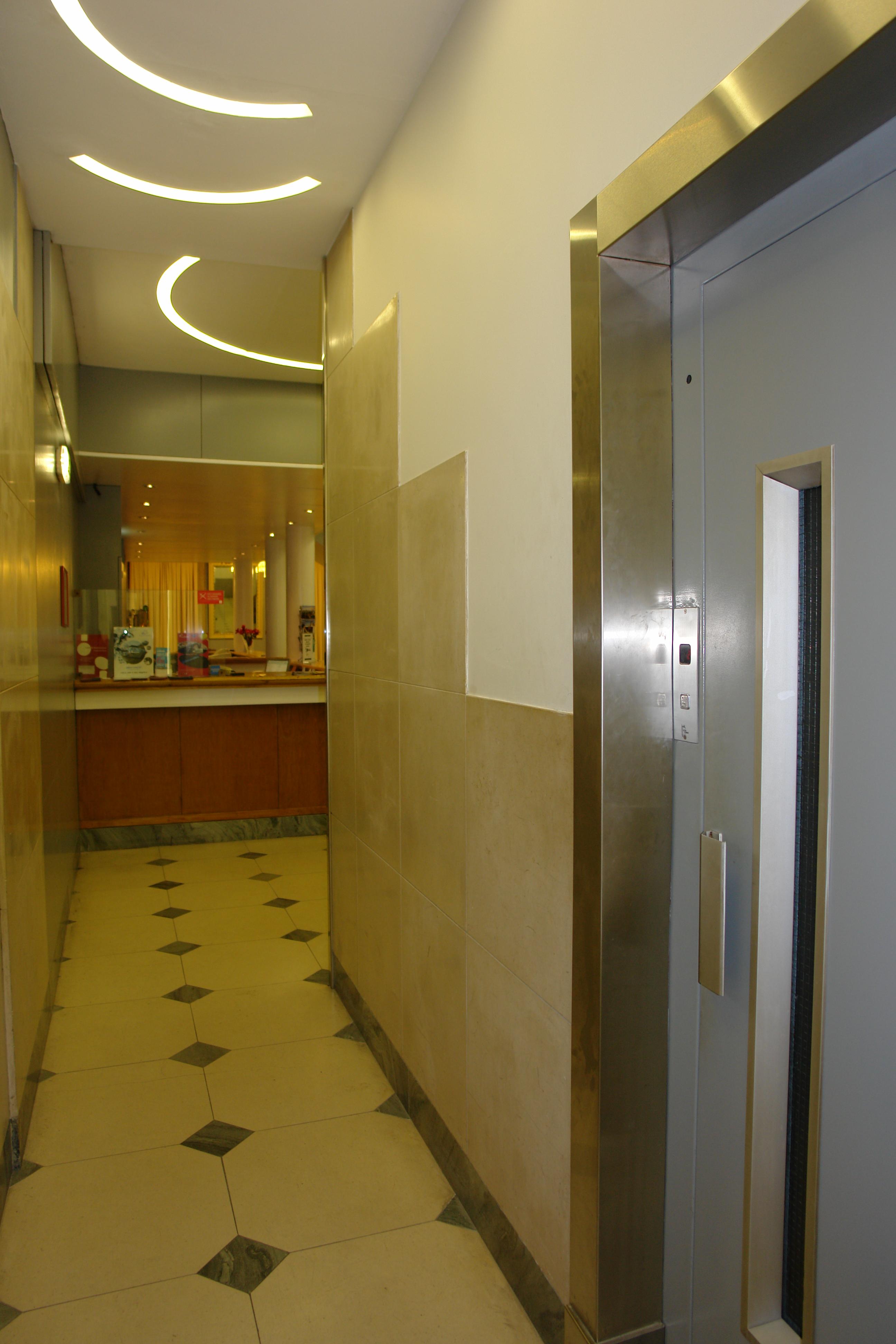 Universal Hotel 2*