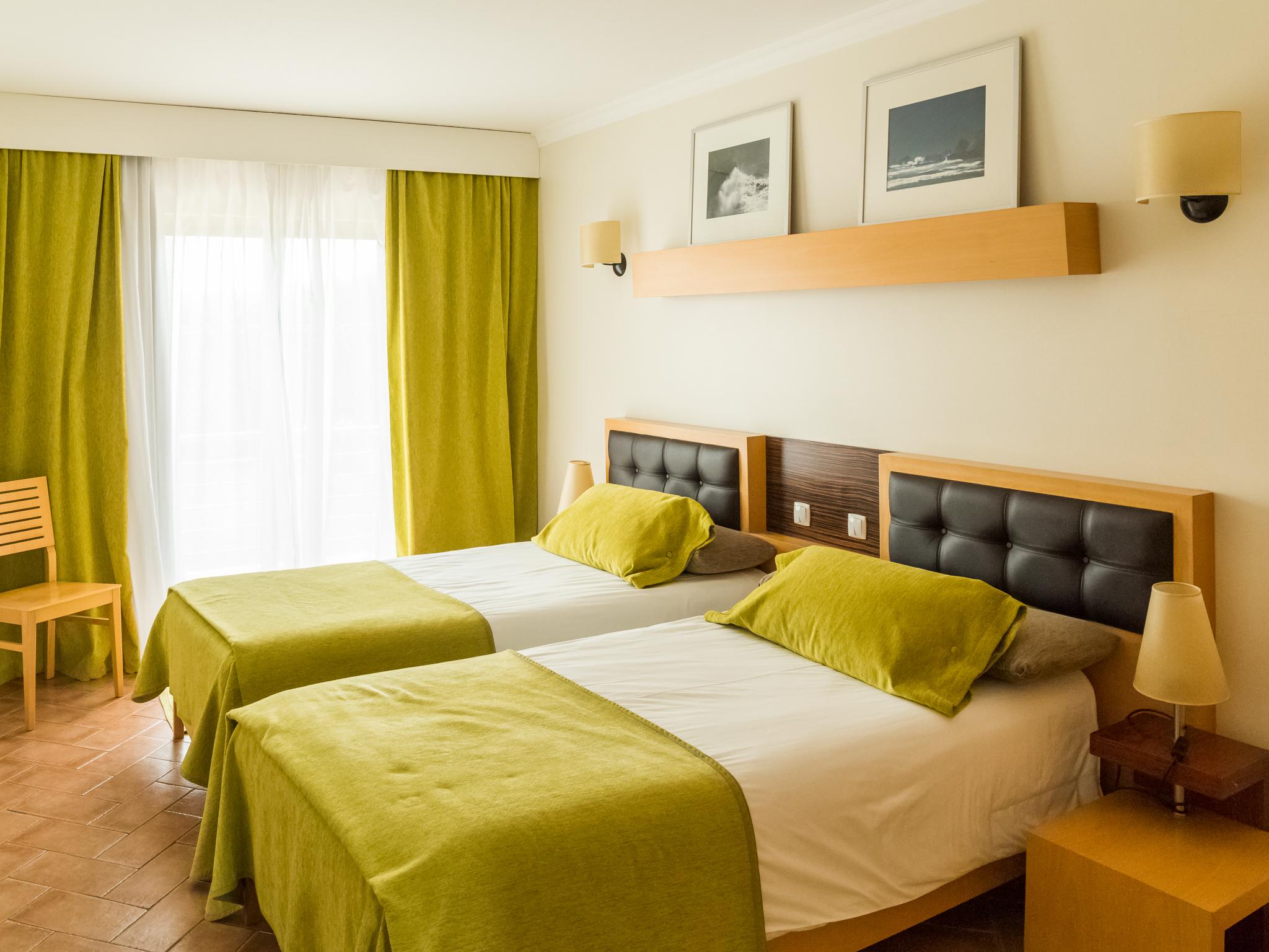Aparthotel Pontalaia Turisticos 4*