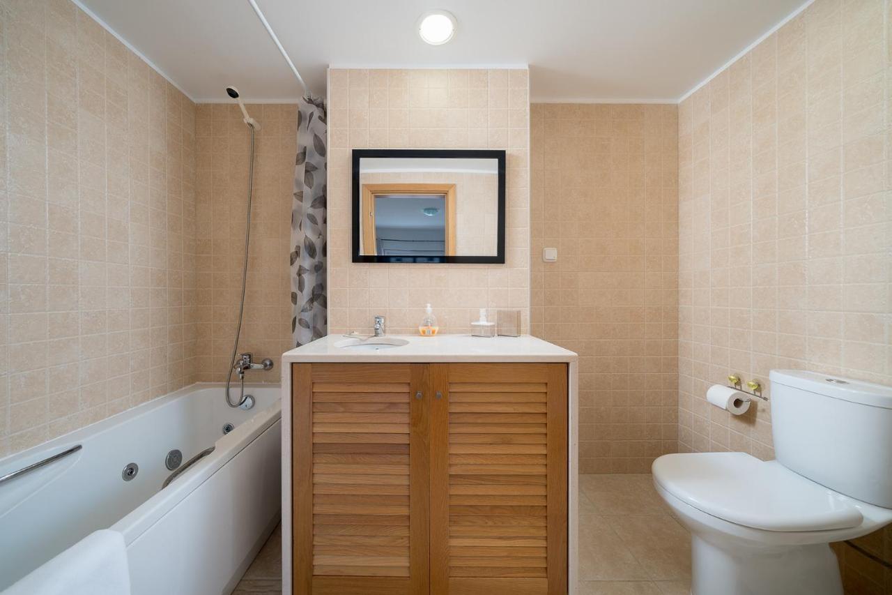 Traditional Seaside Tavira Apartment *