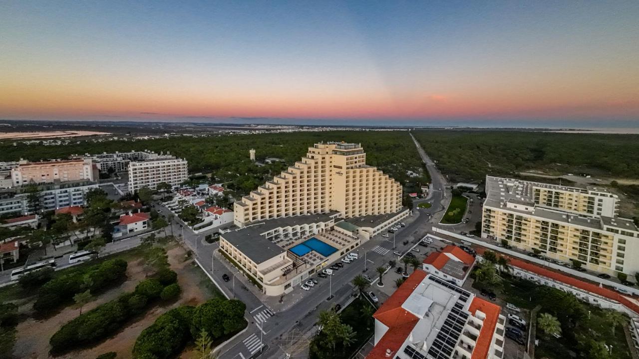 Hotel Yellow