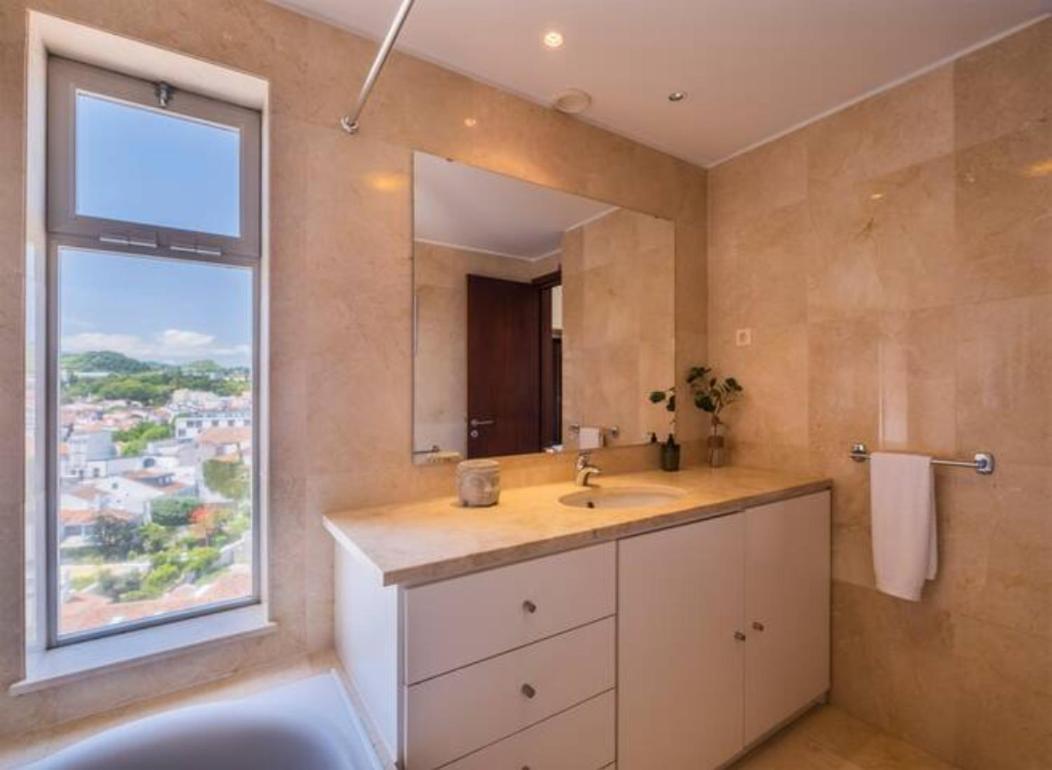 Apartment Paradise Gorgeous Views Location On Island!