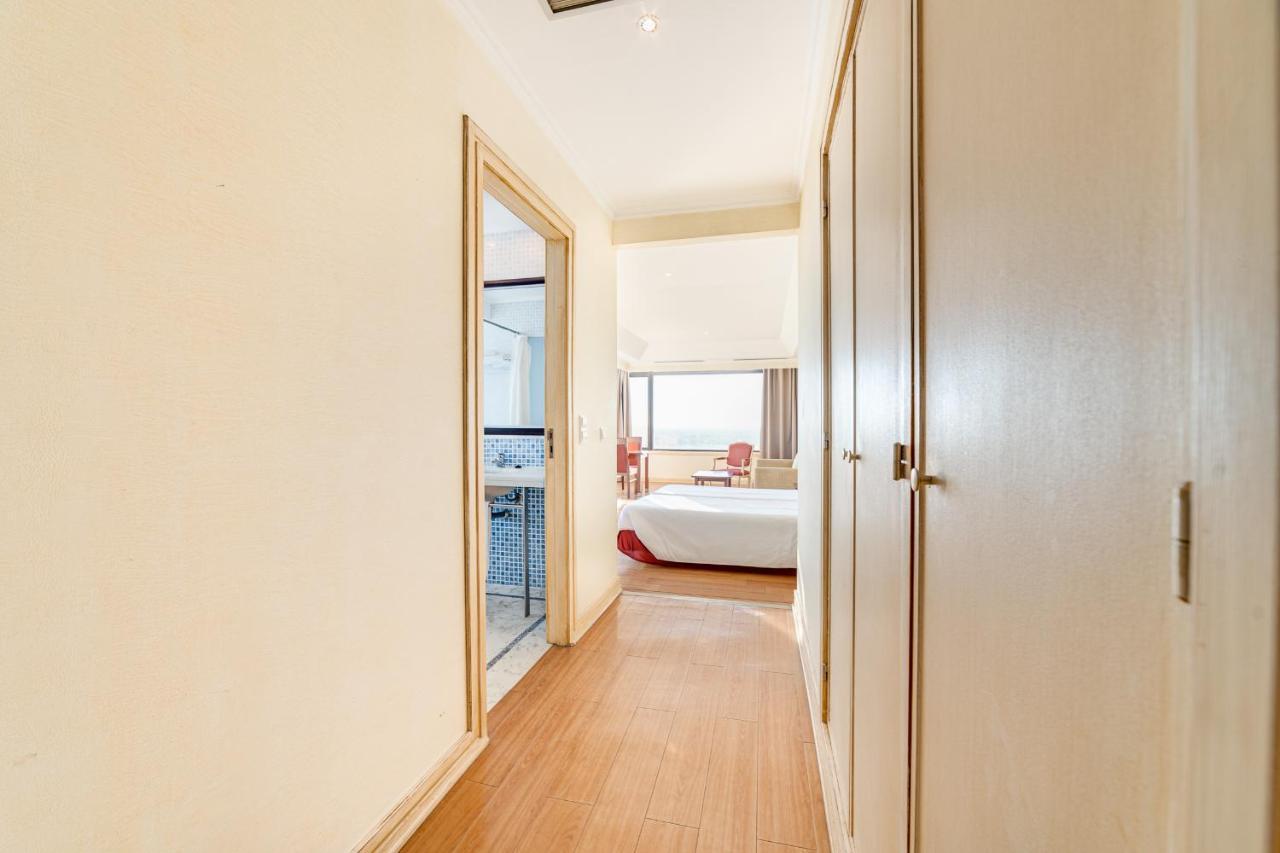 Hotel Yellow 4*