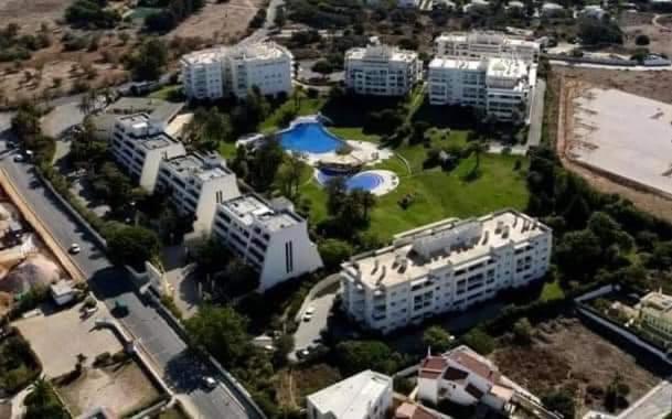 T2+1 - Sousa - With The Pool @ Algarve Apartamento Alvor