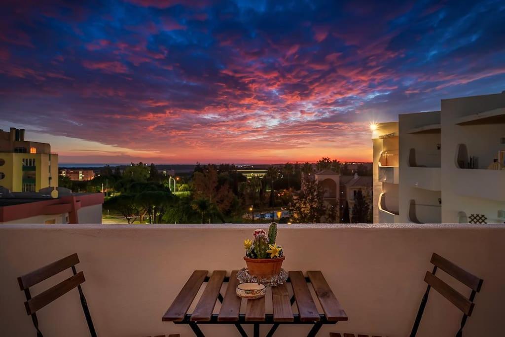 Apartment Heaven's Paradise-pool-sunset-1br *