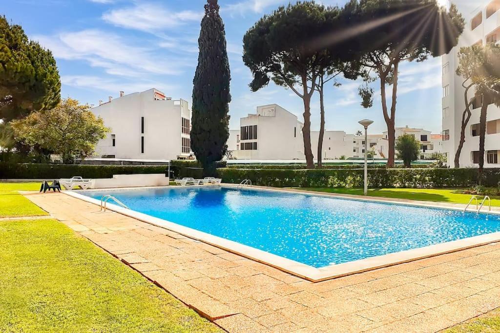 Heaven's Paradise-pool-sunset-1br Vilamoura