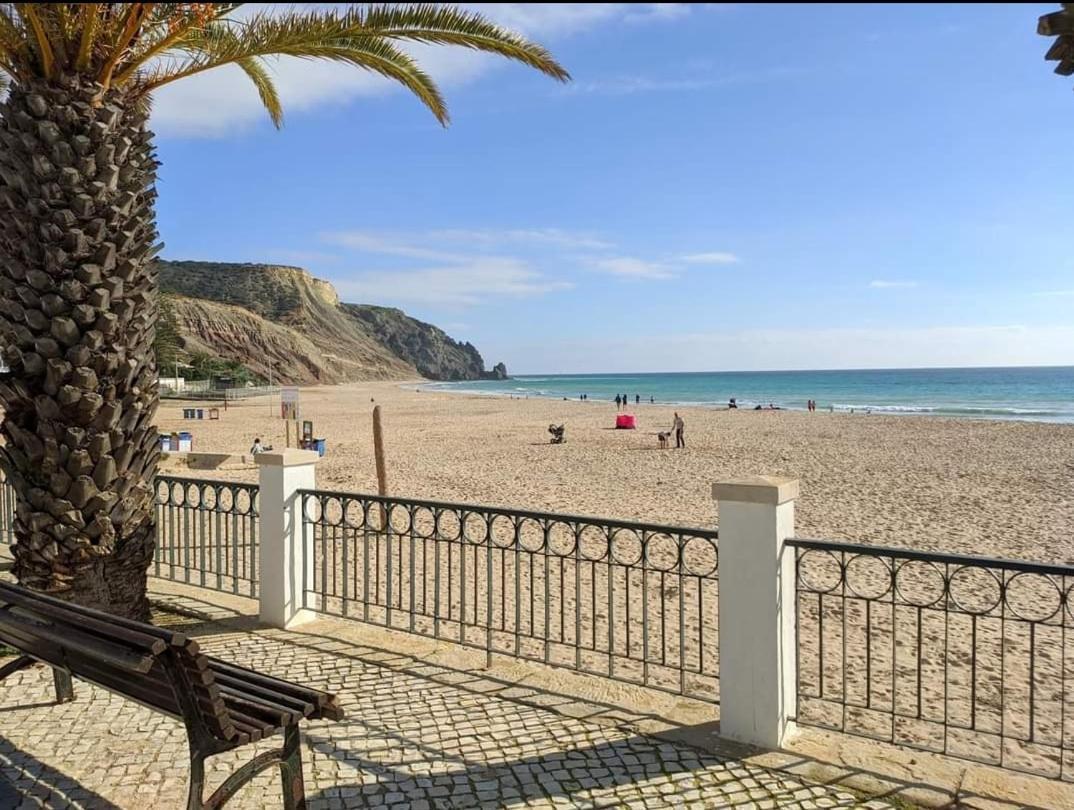 Montanha, Luxury Coastal Villa, With Swimming Pool, Loungers And Alfresco Dining, 10 Min Walk To The Beautiful Da Beach, Shops, Bars And Restaurants! Luz