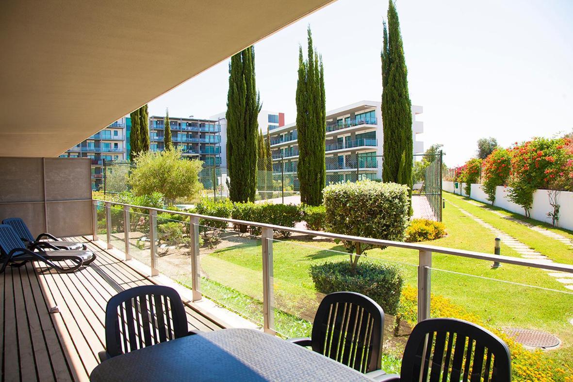 Golf Club By Apartment *