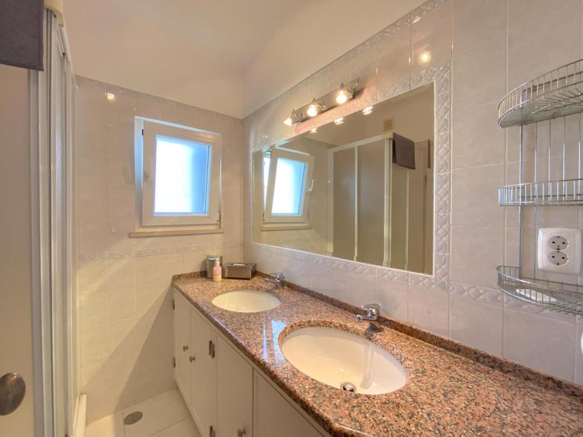 Charming Penthouse With Sea View In #1931 Apartment Lagos