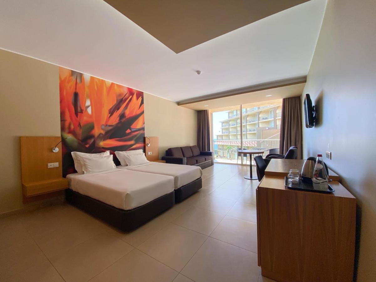 Hotel The Views Oasis 4*