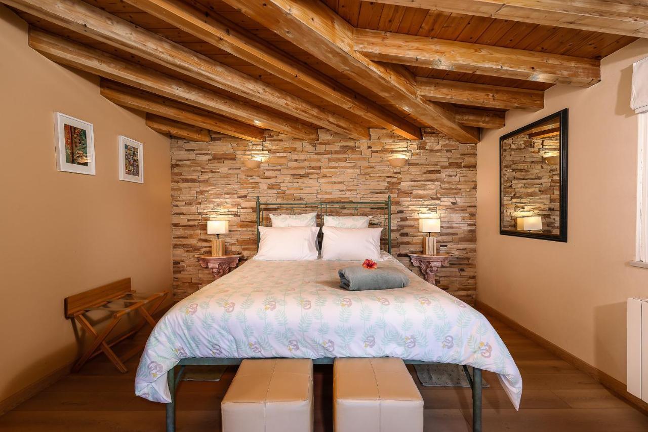 Romantik Guest house *
