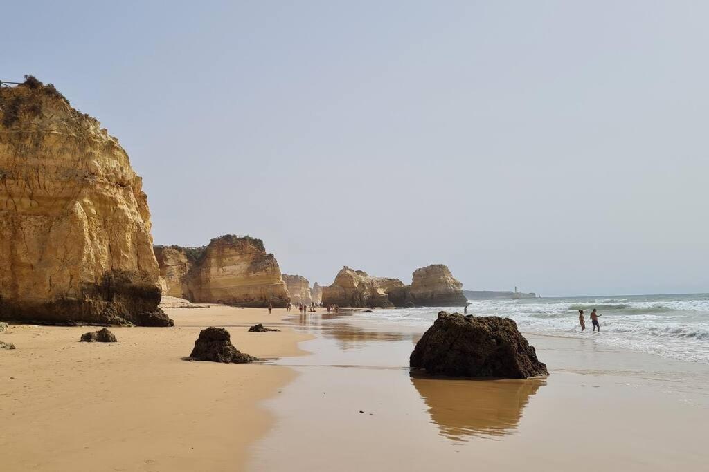 Vista Bonita With Views On The Ocean And The Hills Portimao