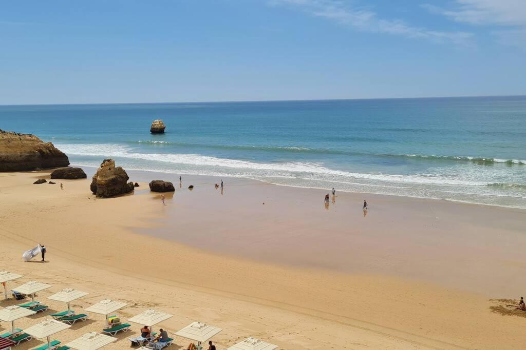 Vista Bonita With Views On The Ocean And The Hills Portimao