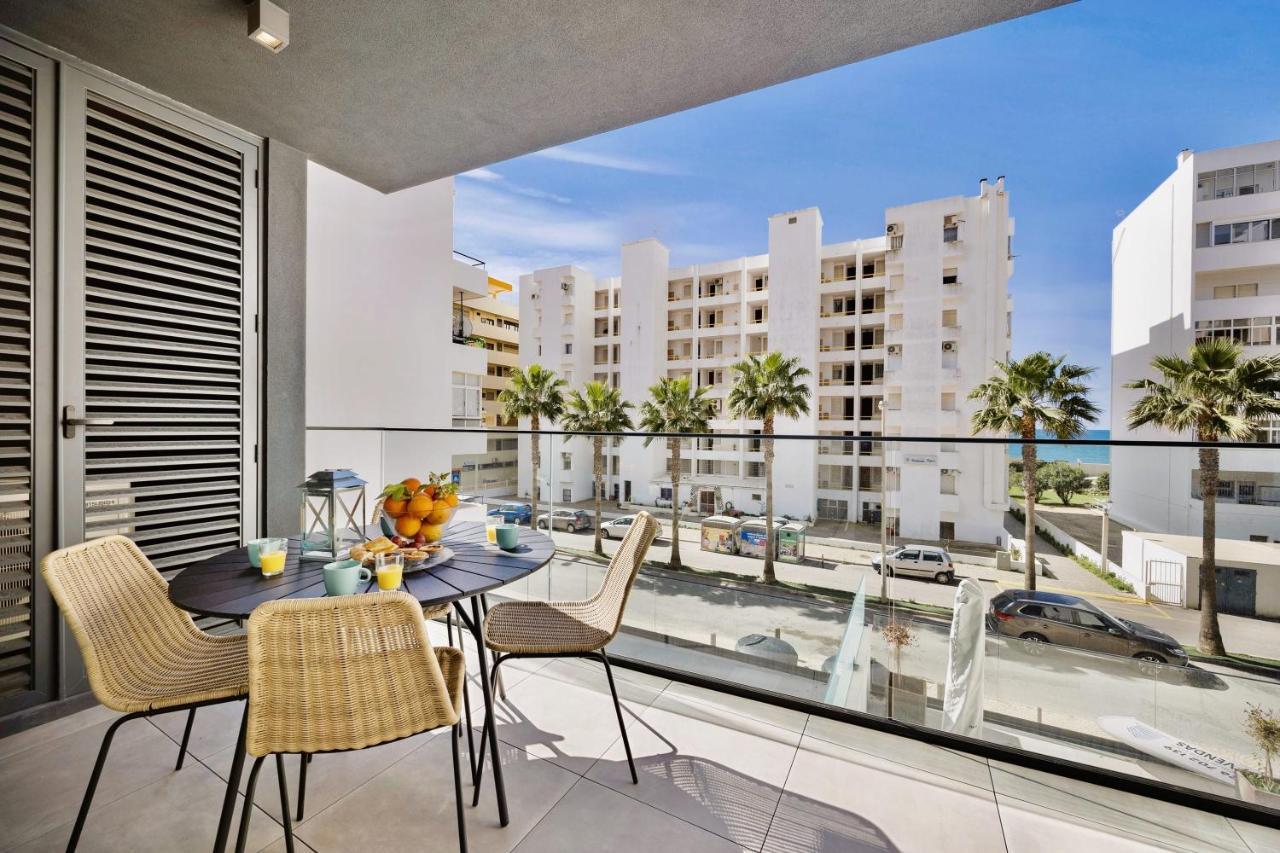 Bright Modern Beachside With Pool & Seaview *