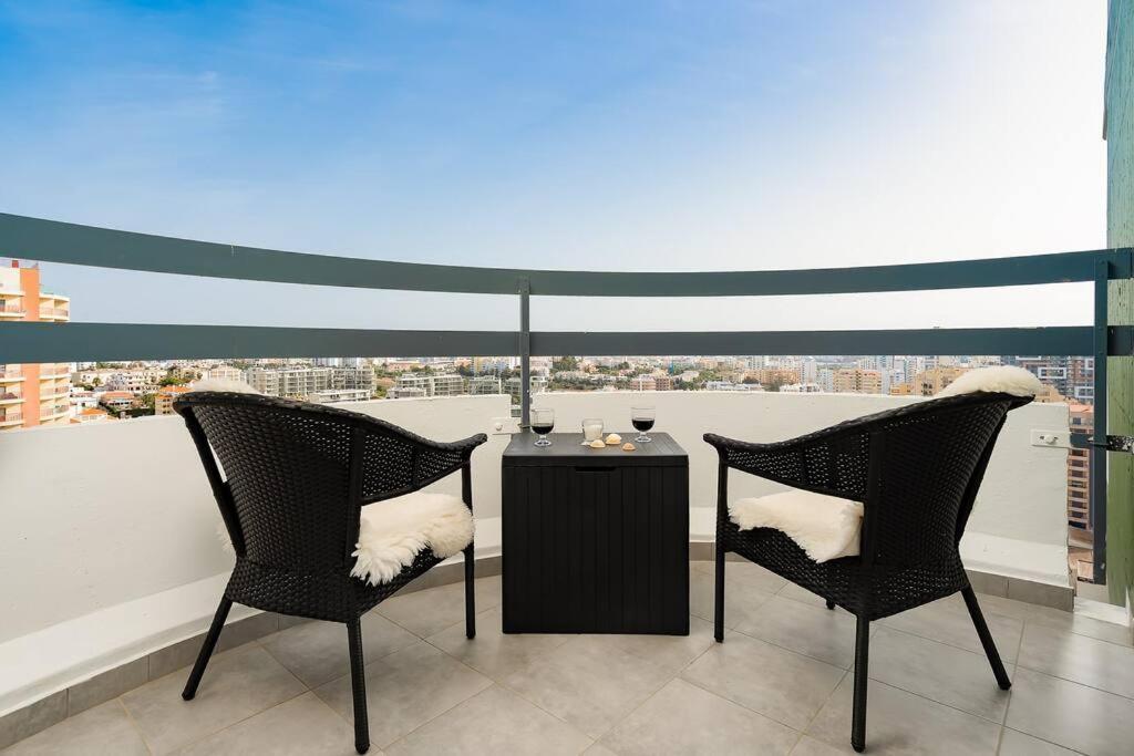 Apartment Vista Bonita With Views On The Ocean And The Hills *