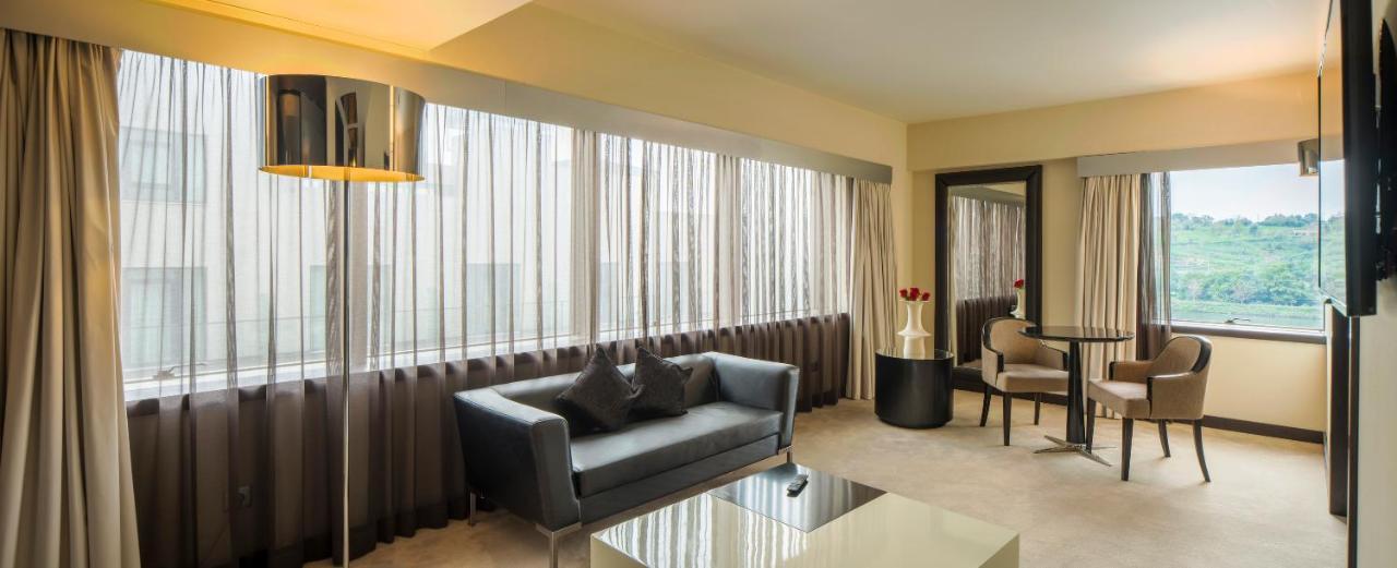 Nh Dona Ines Hotel