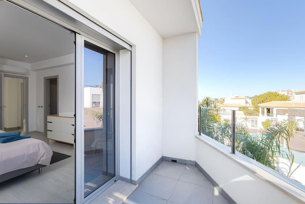 Limoeiro - Beautiful New Nestled In The Heart Of Gale *