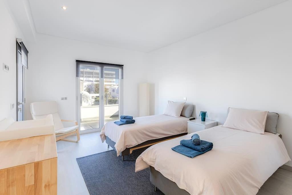 Villa Limoeiro - Beautiful New Nestled In The Heart Of Gale Guia (Faro)