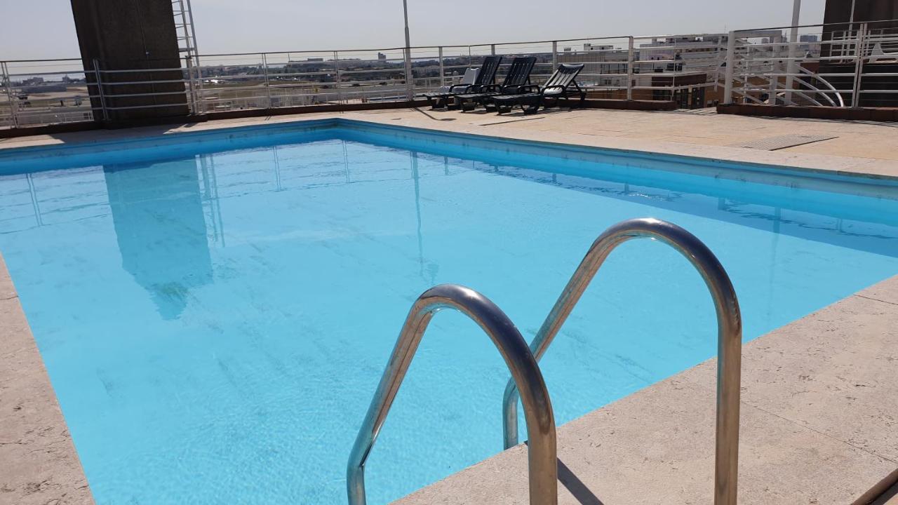 Apart Lisbon Pool Metro Garage *