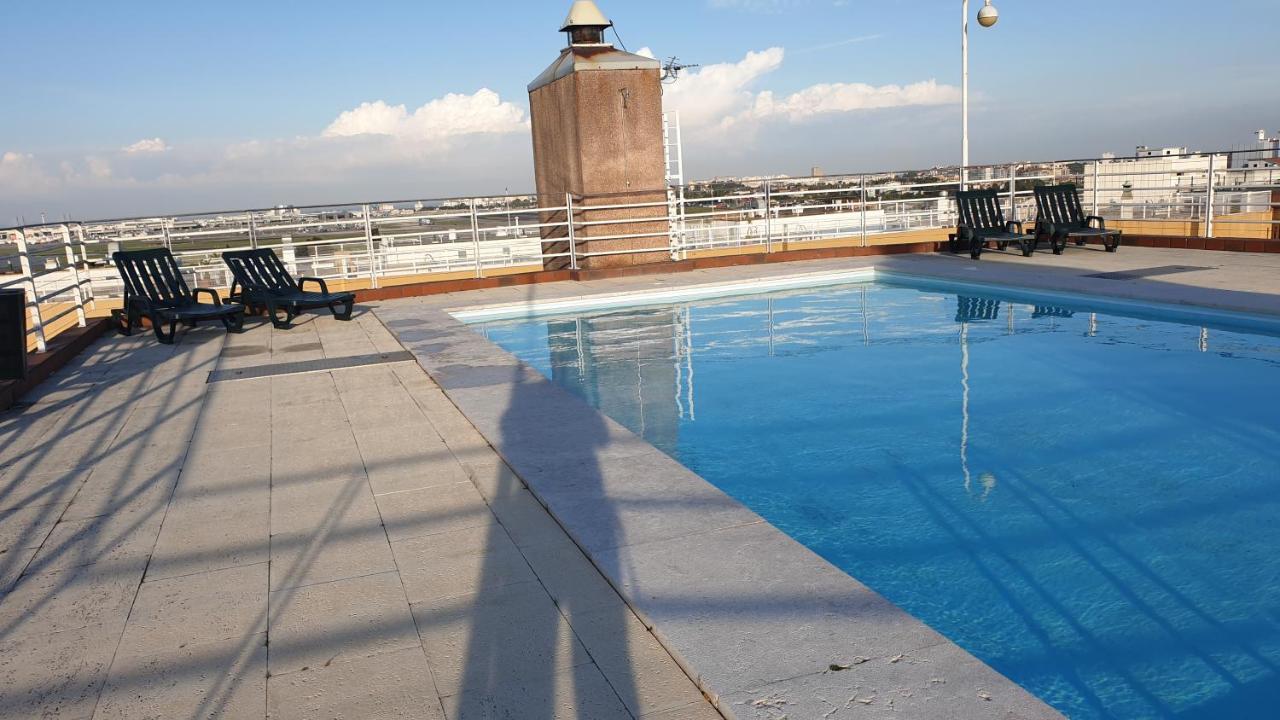 Apart Lisbon Pool Metro Garage