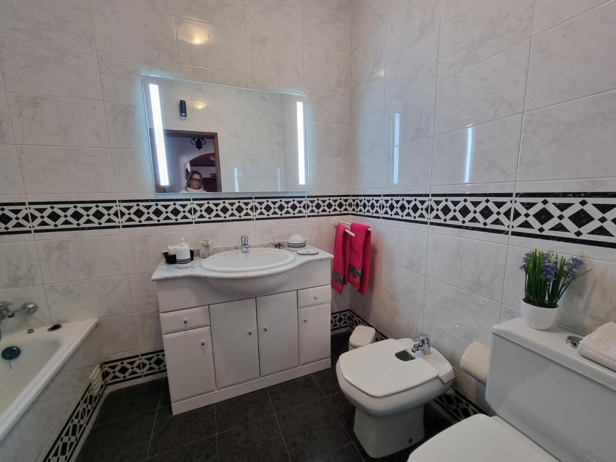 Praia Da Dona Ana Apartment