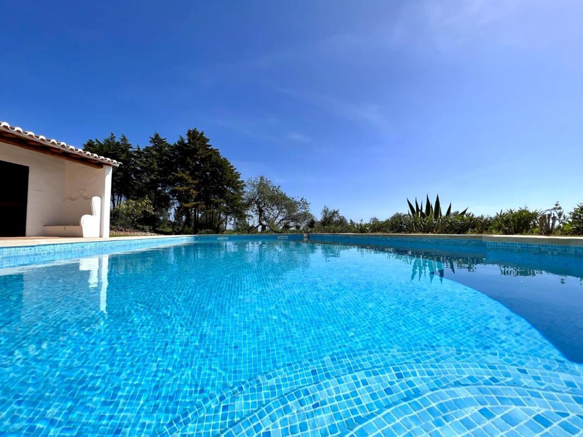 Bellevue With Pool By Homing Villa *