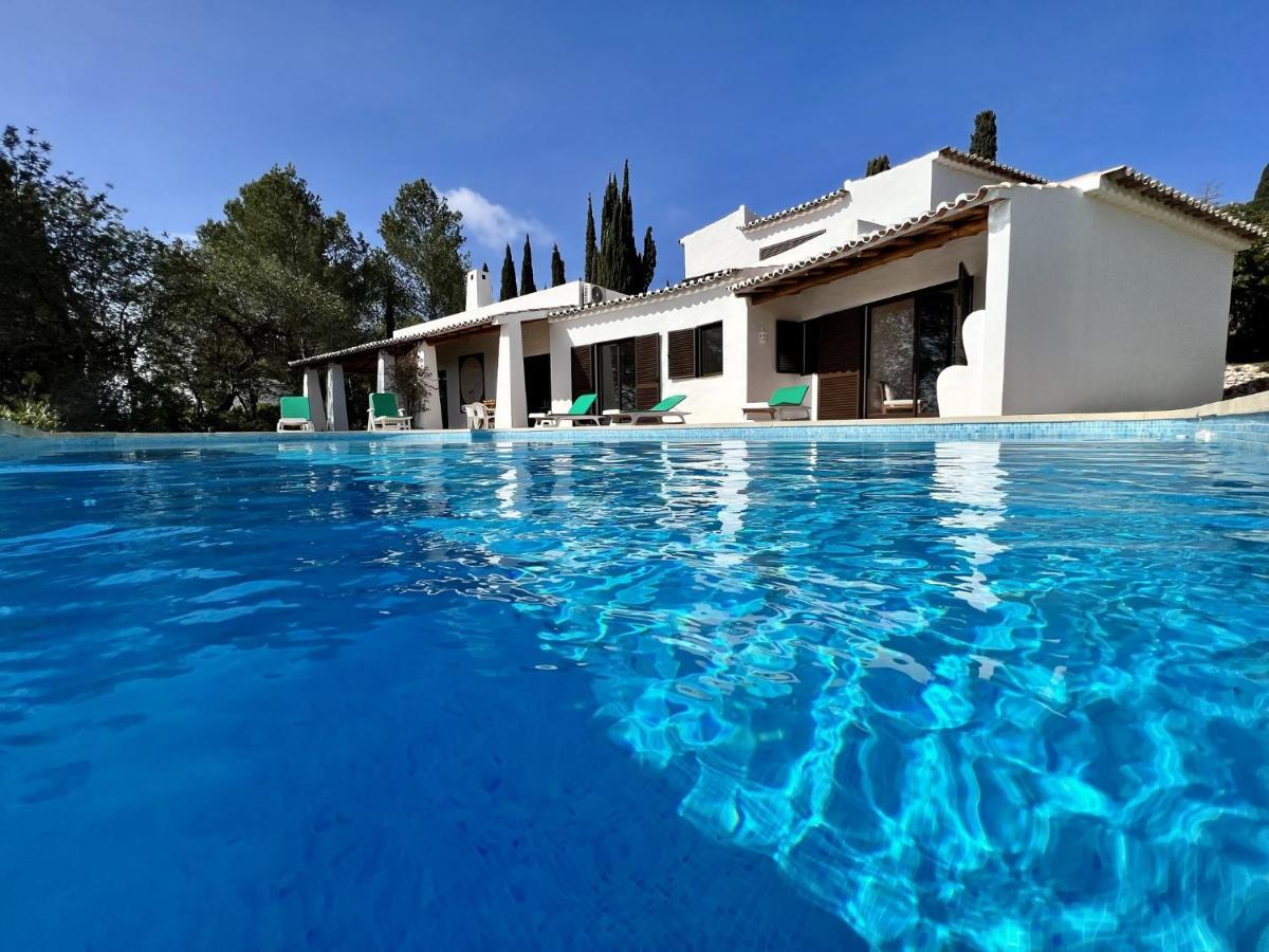 Bellevue With Pool By Homing Villa