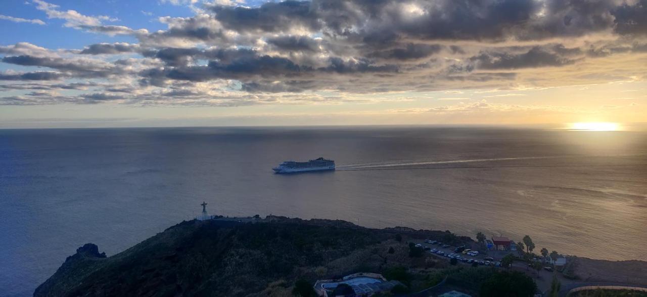 Garajau House - Sunrise To Sunset Ocean View Holiday home Canico (Madeira)