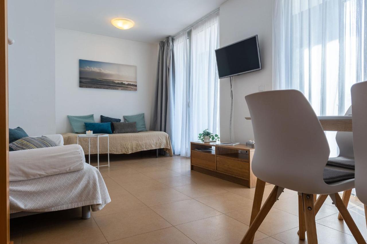 Atlantic Apartment *
