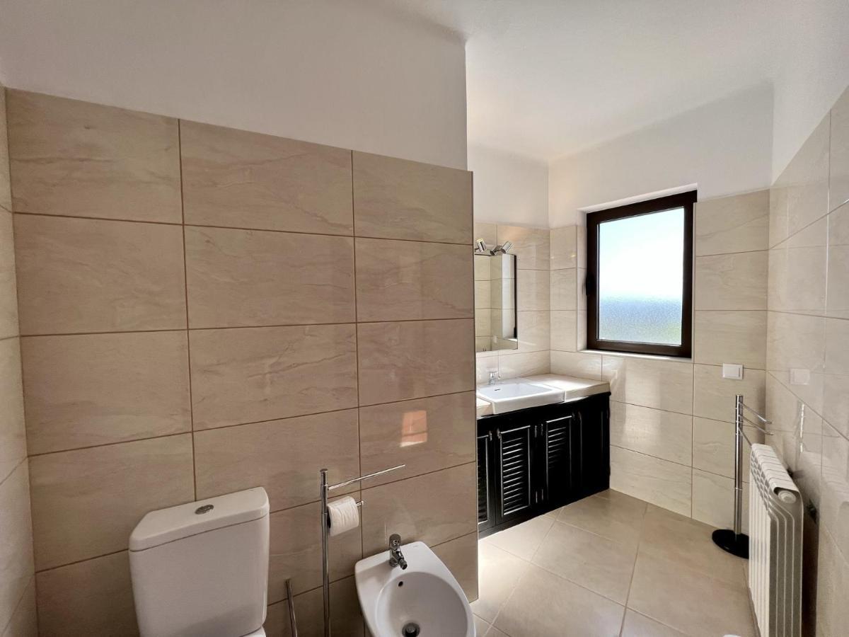 Bellevue With Pool By Homing *