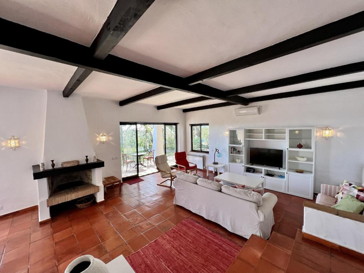 Bellevue With Pool By Homing Villa