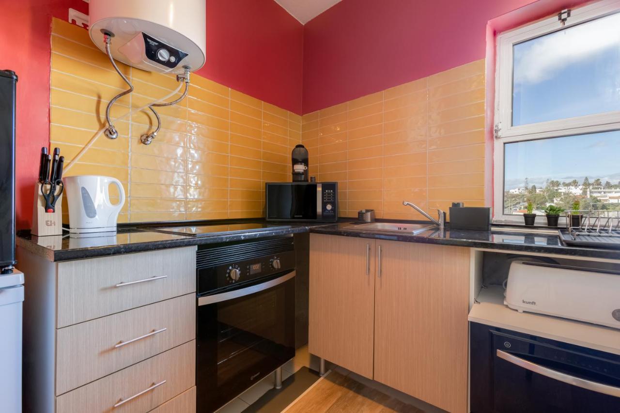 Max Crib - Seafront 2 Bedroom With Ac And Private Parking In