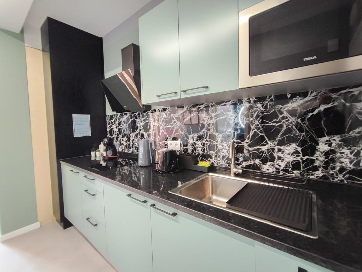 Social - Happiness Apartment *
