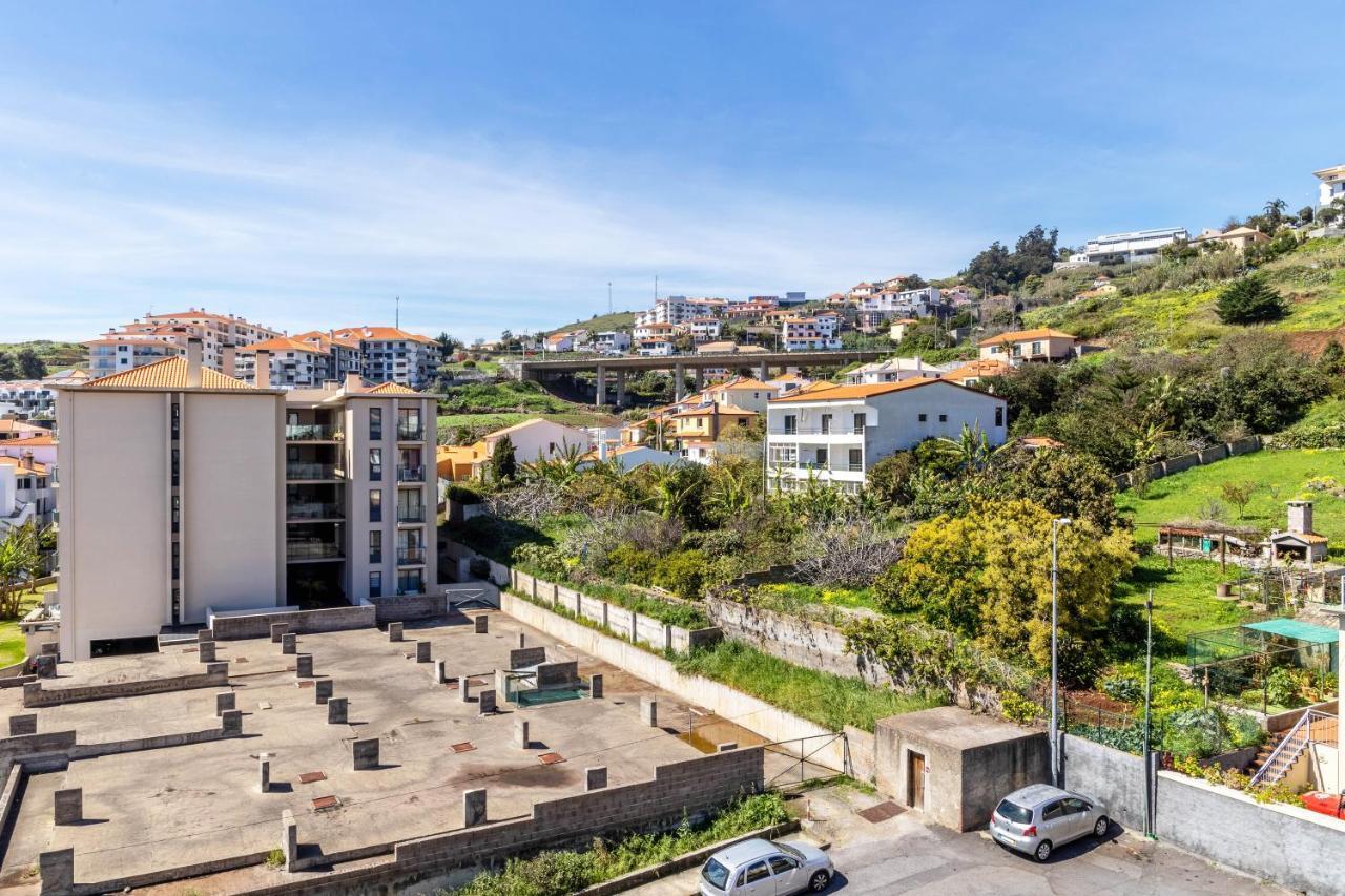 Lolita Com Terraco Canico (Madeira)
