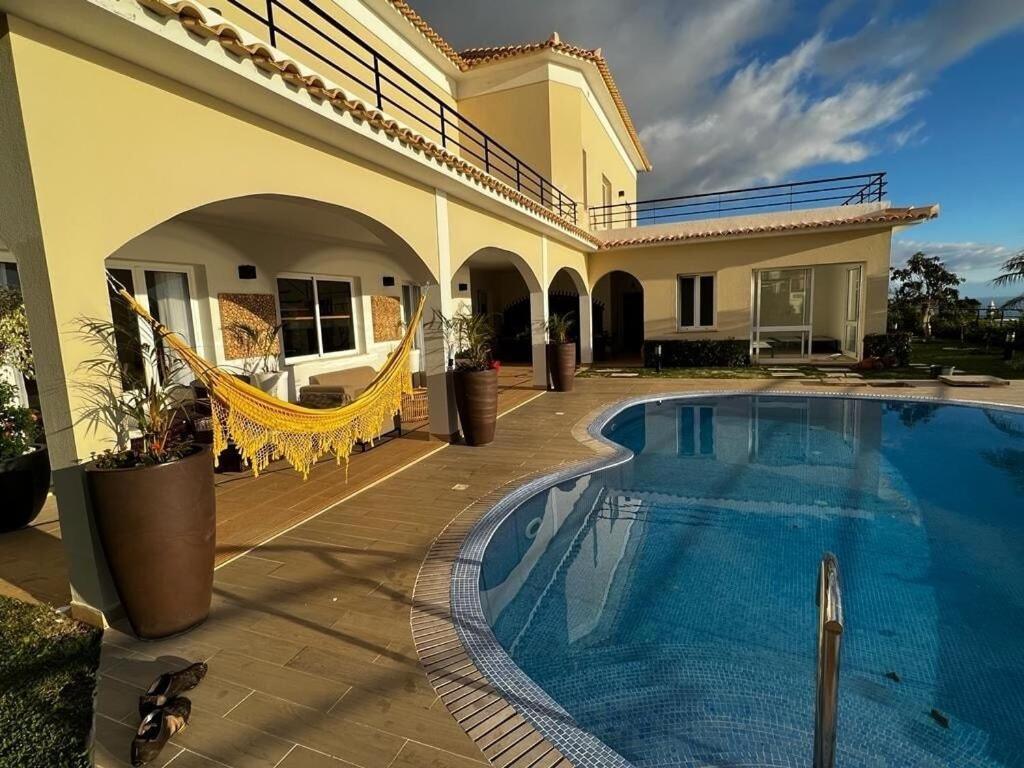 Luxury With Private Heated Pool, Garden And Views Of The Sea And Mountains. Arco da Calheta (Madeira)