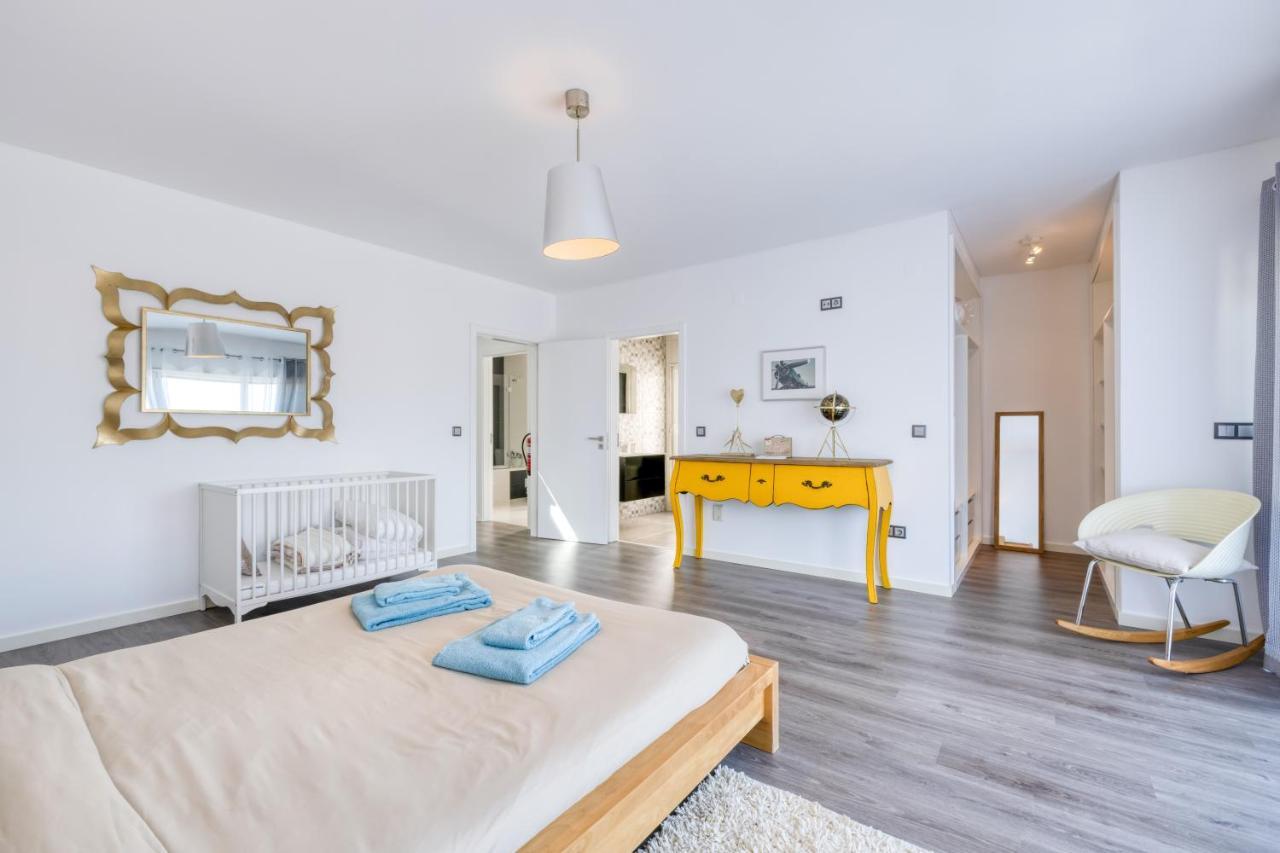 Villa Ocean's 8 *