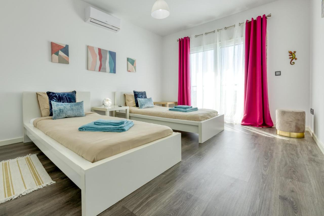 Ocean's 8 Villa