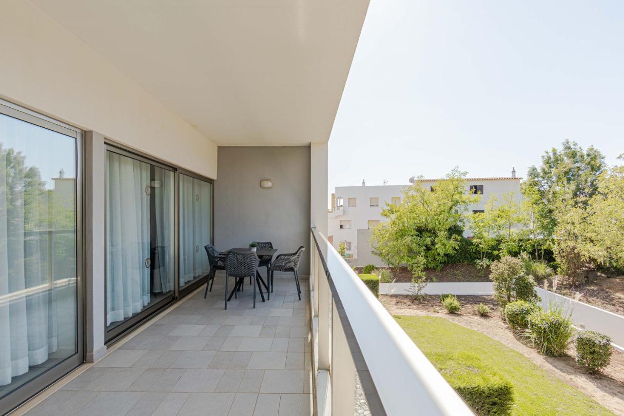 Pelican Aparthotel 4*