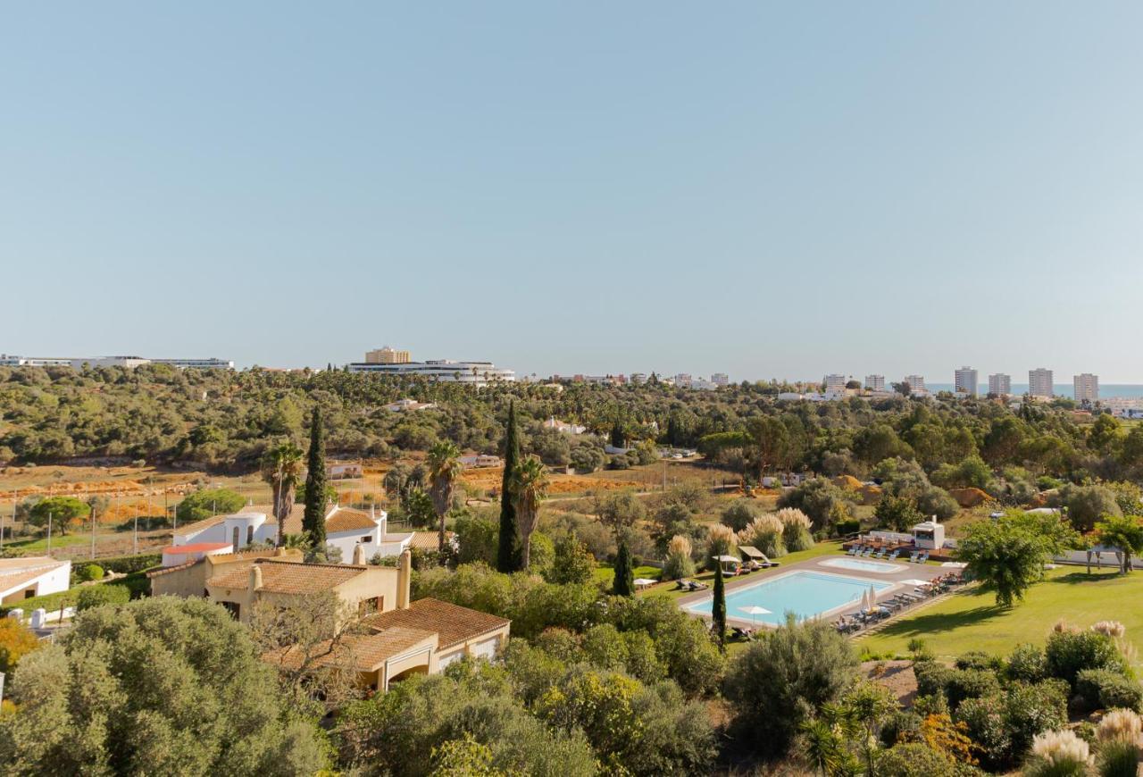 Pelican Aparthotel 4*