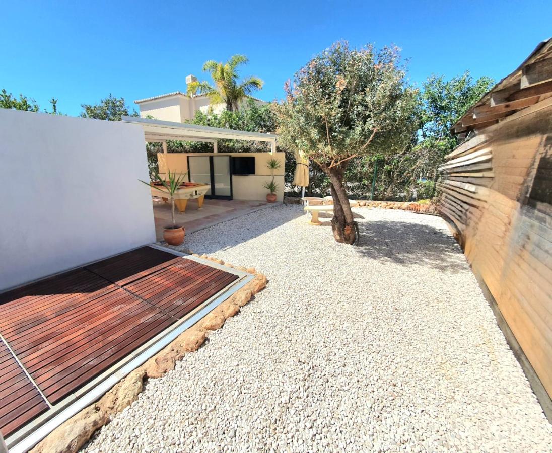 Oceanfront - 8 Rooms, 2 Kitchens With Pool, Billiard Table And Beach-volleyball Court Villa Carvoeiro (Lagoa)