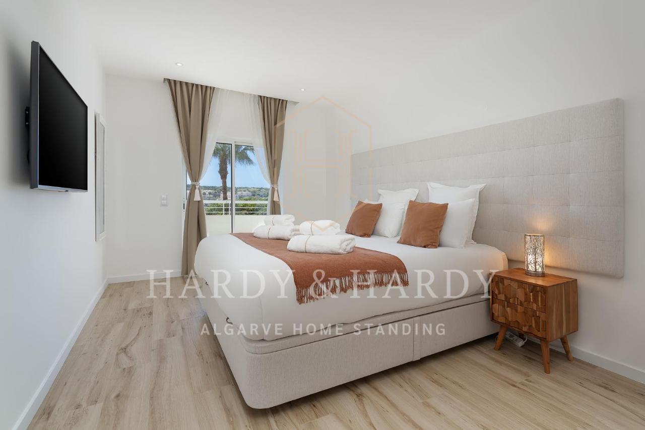 H&h Sea View Elegance: Modern Porto De Mos Lagos